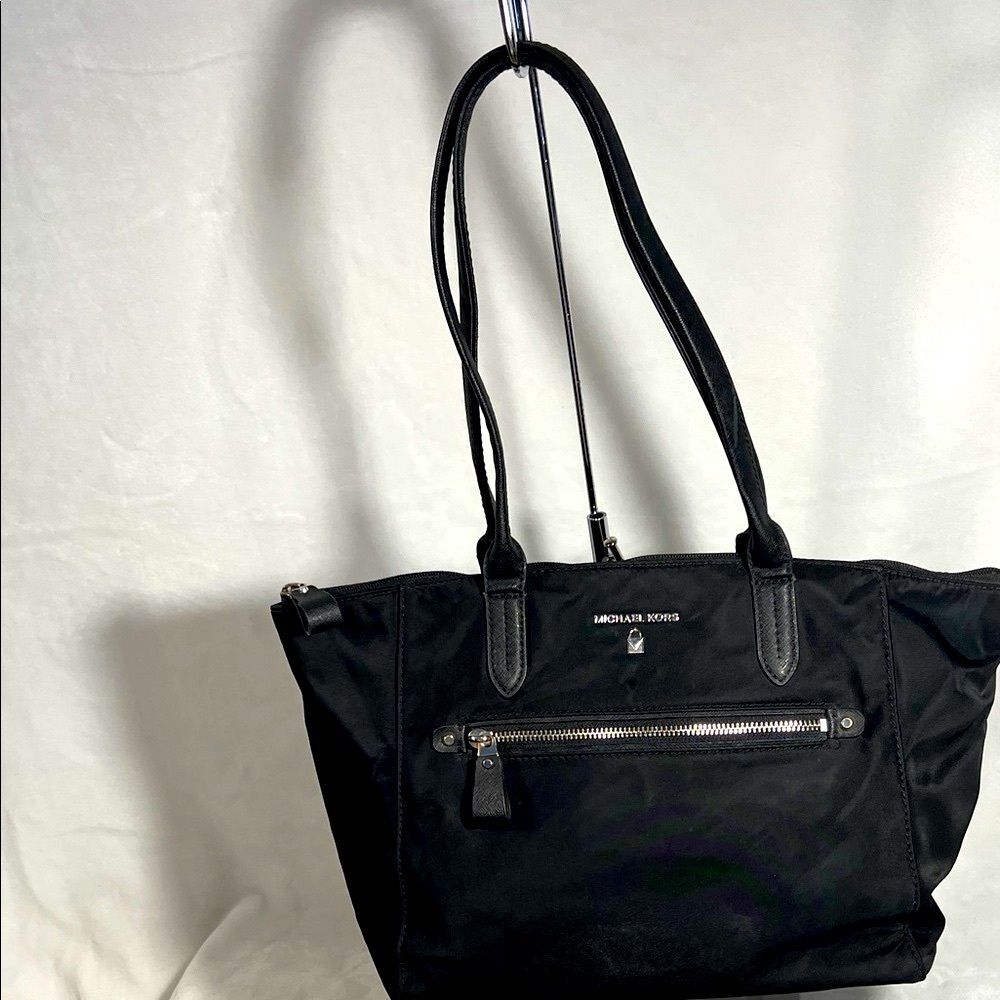 Michael Kors Kelsey Large Nylon Tote